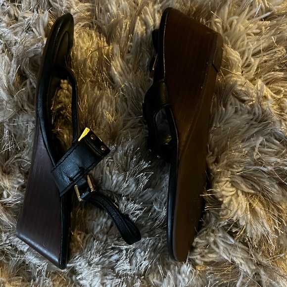 Tory Burch black sandals with wedge heel. - Picture 3 of 4